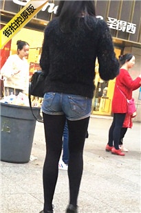 黑丝打底紧身热牛shaofu，身材高挑臀紧有弹xing[1.33G/MOV]