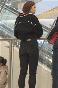 4K-紧身牛仔裤短发美女JS068[3.67G]