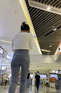 翘屯牛仔小妹的完美身材KL127[595M]