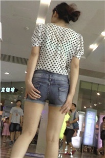 灰色热裤紧臀美妇，很有韵味[856M/MP4]