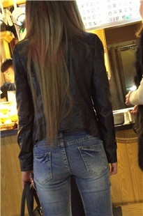 【熬夜猫作品】皮衣紧牛亮妹[MOV/1.2GB]