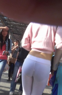 白色超紧透明紧身裤，细腰宽臀美眉[161M/MTS]