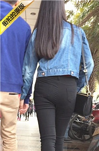 极品牛仔上衣黑色紧身裤翘臀长发美眉[664M/MOV]