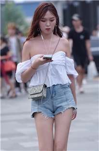 白白嫩嫩美女3A2249[684M]