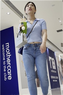 牛仔路肚脐金三角美女JS268[1.68G]