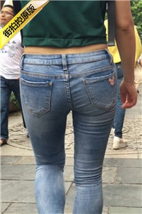 路腰紧身牛仔裤美眉[125M/MOV]