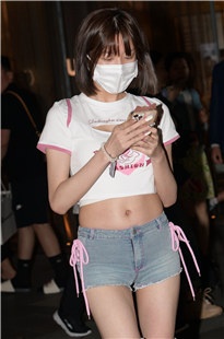 勒紧热裤大长腿女生3A5927[2.9G]