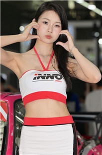 白嫩嫩美腿美女车模3A7653[1.71G]