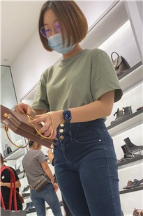 重口味高腰蓝牛肥屯少妇JS384[3.45G]