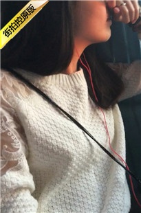 公交车上牛仔紧裤美女那里夹的太紧了[675M/MOV]