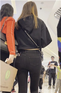 黑裤饱满丰屯路腰小姐姐JS402[3.88G]