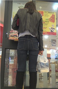 高挑紧身黑色牛仔裤美眉JS140[2.92G]