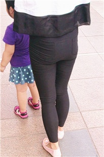 妩媚的黑色窄脚紧身裤MM[211M/MP4]