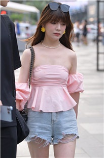 白皙美腿，粉色女友3A4932[1.27G]