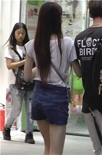 极品大长腿骨感美女，笔直MT[127M/MP4]