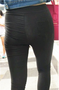 极品黑色紧身裤紧裹饱满肥大屁屁时尚妹子[256M/MP4]