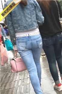 紧身蓝牛美女PG扭的很带劲哦[1.07G/MOV]