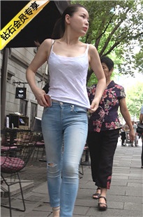 4K-街拍紧身牛仔裤长腿高跟美女DJ169[2.13G]