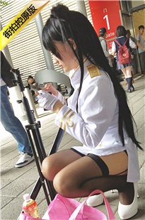 4K-街拍白色制服黑丝cosplay美眉[944M/MP4]