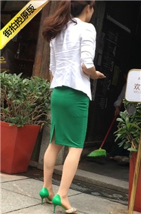 拍照的绿色高跟绿色紧身包臀裙翘臀shaofu[506M/MOV]