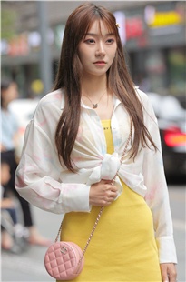 活泼开朗惹人喜爱的美眉3A2851[793M]