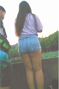 西湖游玩的丰臀大妹[141M/MP4]