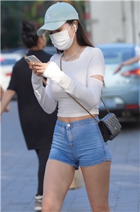 蓝色热裤小姐姐MJ2684[1.77G]