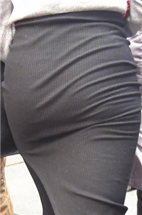 性感开衩长裙丰臀美眉，丰满的圆臀[244M/MP4]