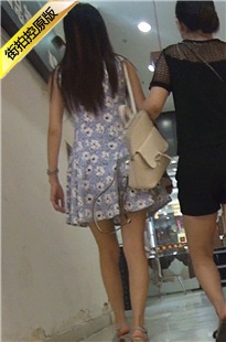 穿碎花凉高跟连衣裙的性感美女[806M/MTS]